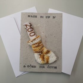 Geschenkkarte Socke aus alter Zeitung