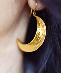 fair hergestellte Ohrringe aus vergoldetem Messing, mondförmig