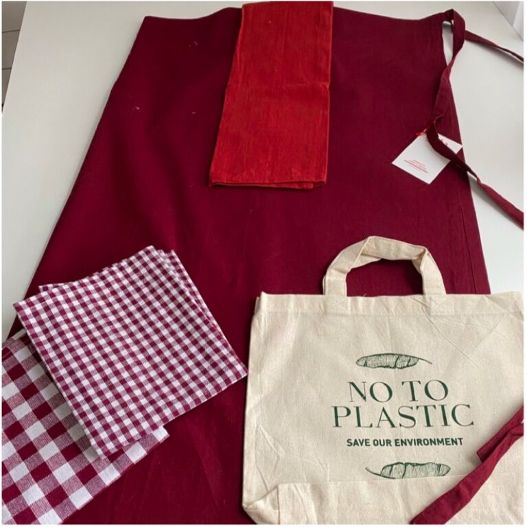 Kochschürze, Grill- oder Bistro- Schürze (als Set, mit Küchentücher und